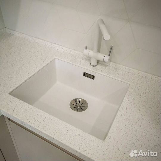 Кухня на заказ в современном стиле