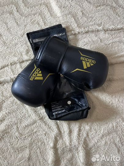 Боксерские перчатки 14 oz adidas