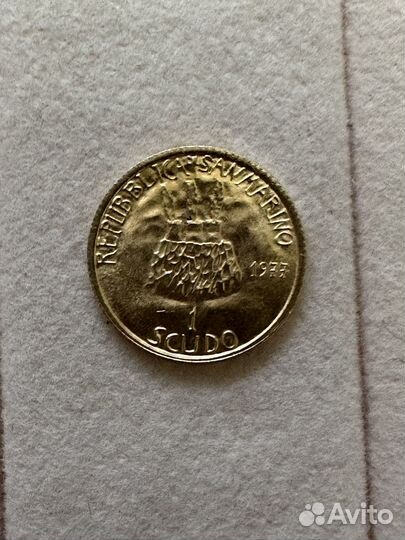 Золотая монета 1 и 2 скуди (скудо) 1977 год