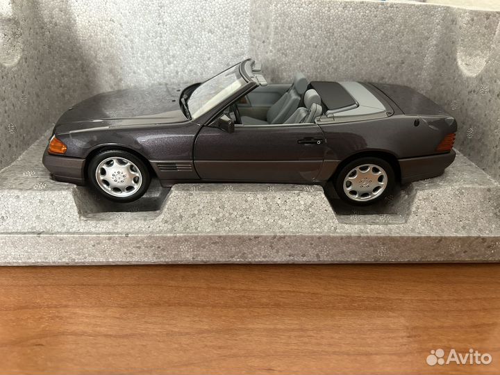 Mercedes-Benz R 129 Norev 1:18