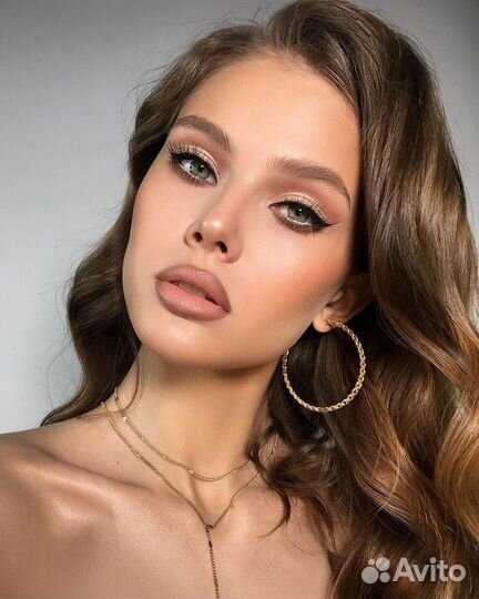 Модель на макияж