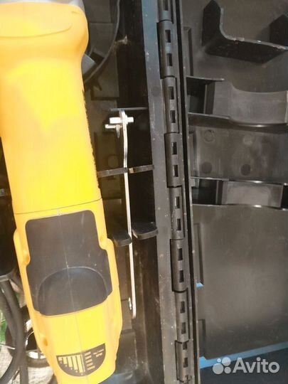 Ушм болкарка Dewalt