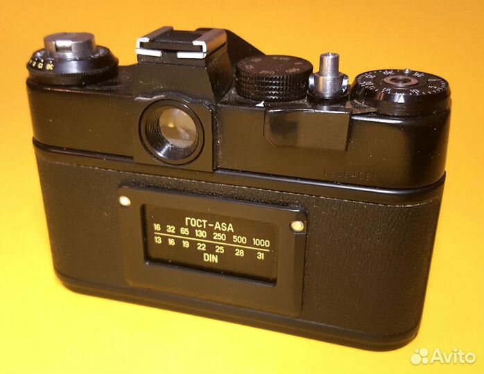 Зеркальный фотоаппарат Зенит 11
