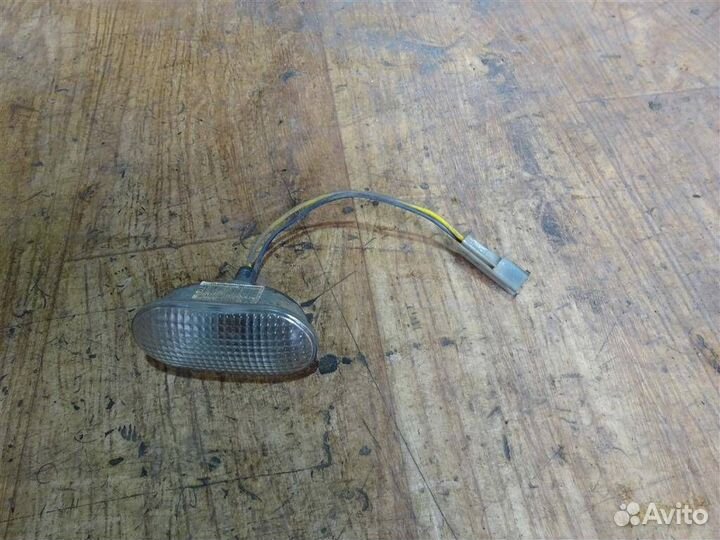 Повторитель поворота на крыло правый Geely CK/MR7