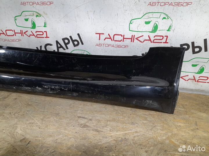 Накладка порога правая Toyota LC 200 (2008)