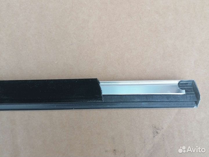 Молдинг стекла задний нижний левый volvo XC70