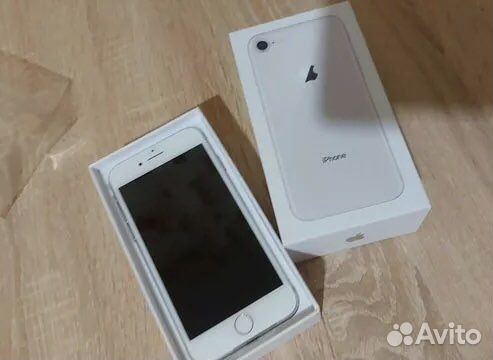 iPhone 8, 64 ГБ