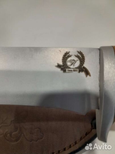 Нож охотничий с кожаным чехлом