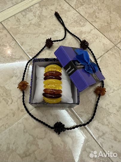 Янтарный браслет и колье