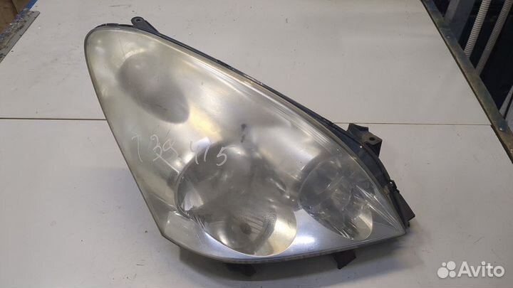 Фара (передняя) Toyota Corolla Verso, 2006