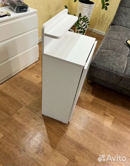 Маникюрный стол