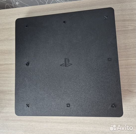 Sony PS4 Slim 1 Tb + 2 геймпада + Игры