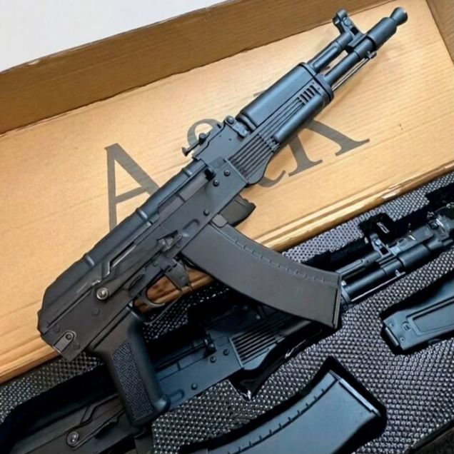 Металлический автомат на орбизах Калаш ак 105