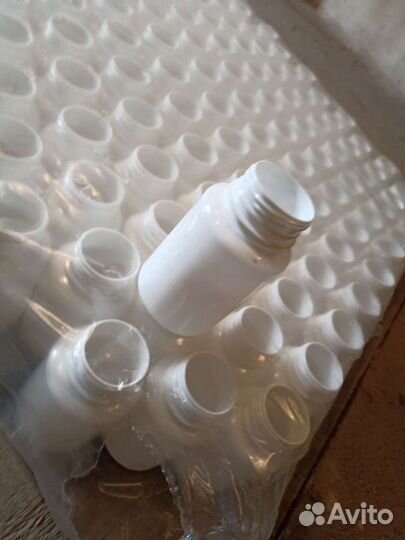 Пластиковые баночки (тара) с крышкой