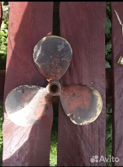 Винт для катера лево врашение