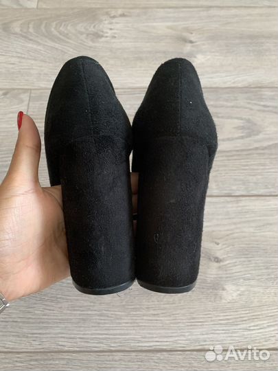 Туфли замшевые vitacci 37
