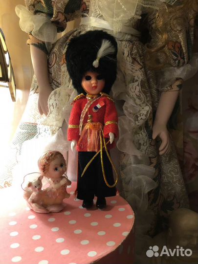 Фигурка фарфоровая Англмйского часового