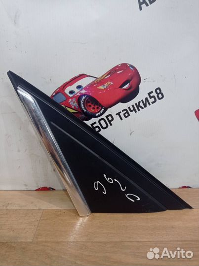 Накладка крыла (уголок зеркала) переднего левая