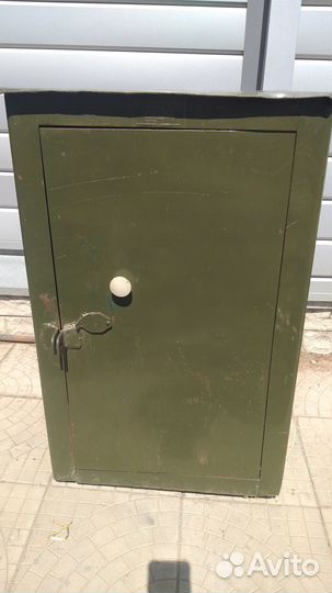 Шкаф металлический (сейф)