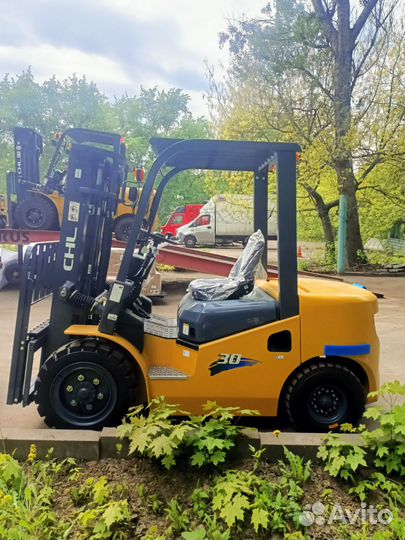 Вилочный погрузчик CHL CPCD30, 2023