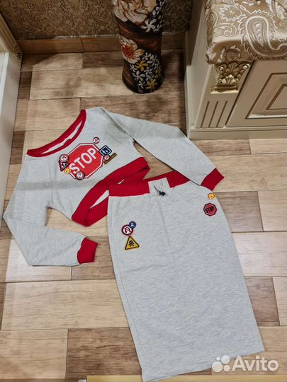 Брендовый костюм размер S-M