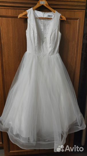Платье белое