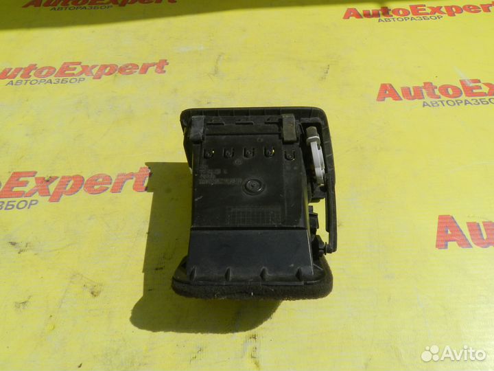 Дефлектор торпедо левый Volkswagen Passat B6