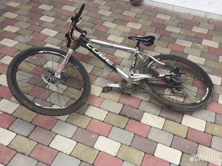 Велосипед cube