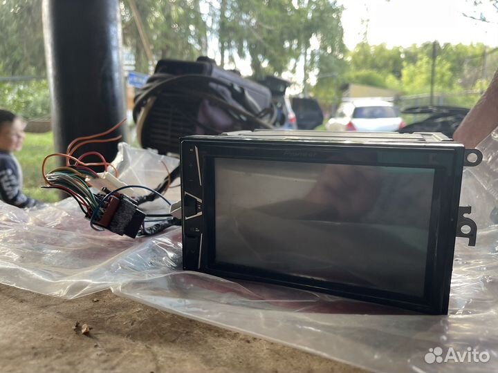 Автопроигрыватель Pioneer DMH-G221BT