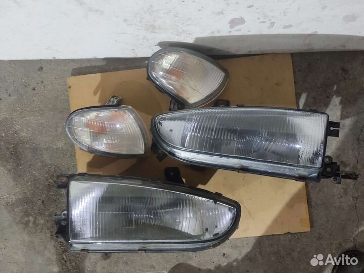Фары на hyundai lantra 1