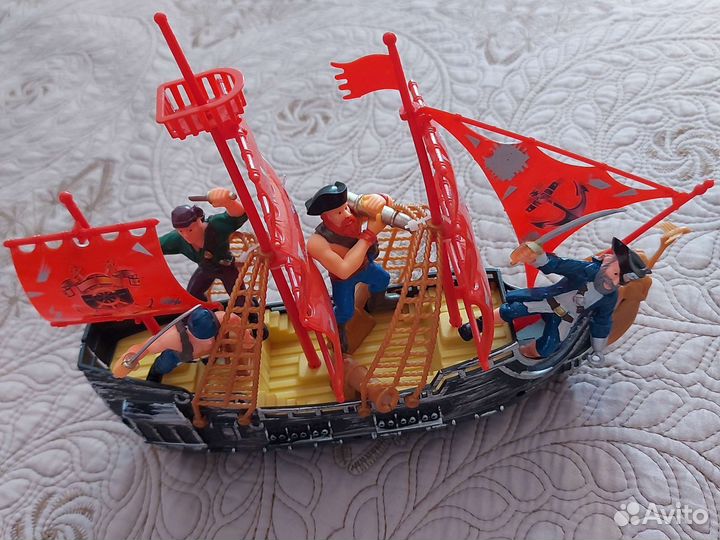 Детские игрушки корабль с пиратами