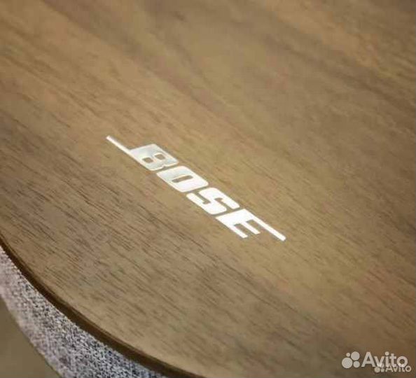 Умный журнальный столик Bose колонка