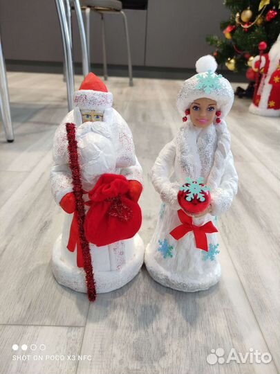 Дед мороз и Снегурочка под елку