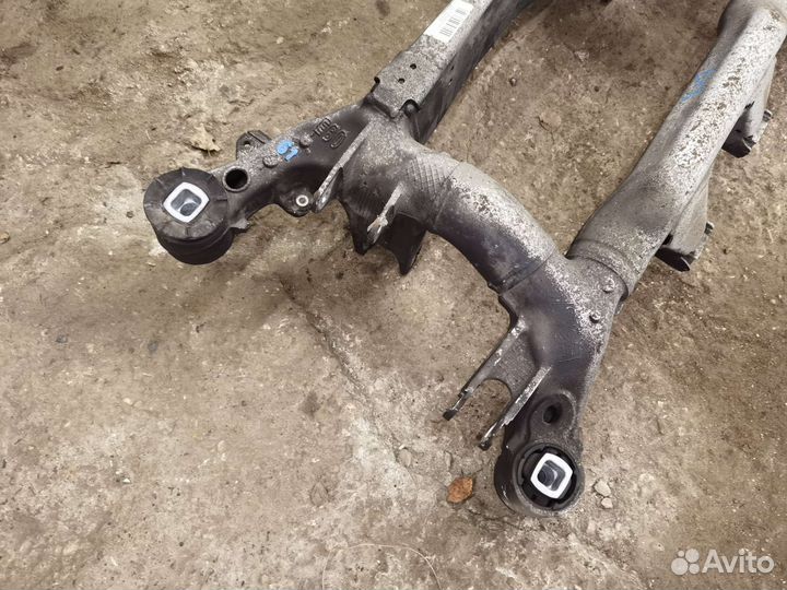 Задний подрамник BMW E61