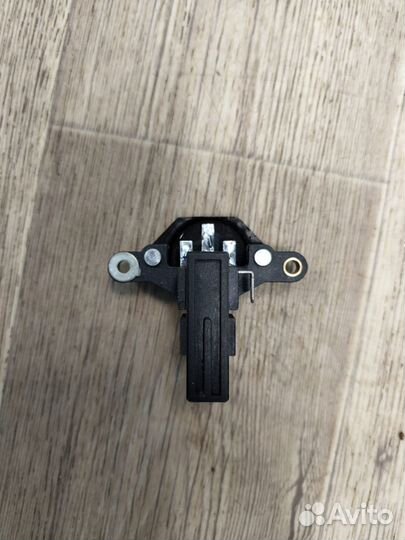 Регулятор напряжения LADA 2110 2014