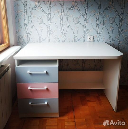 Детский письменный стол