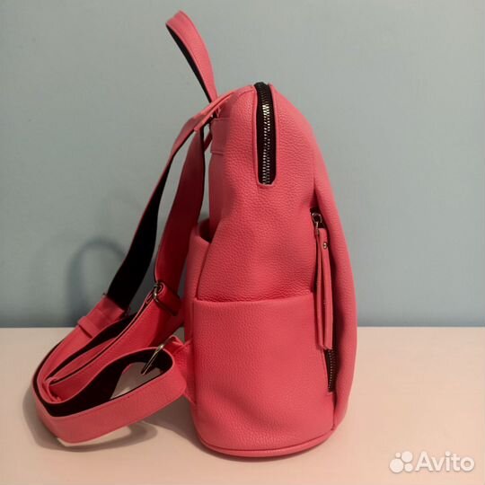 Розовый рюкзак Барби