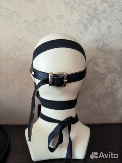 Кожаная шляпа. Гоглы. Маска для лица