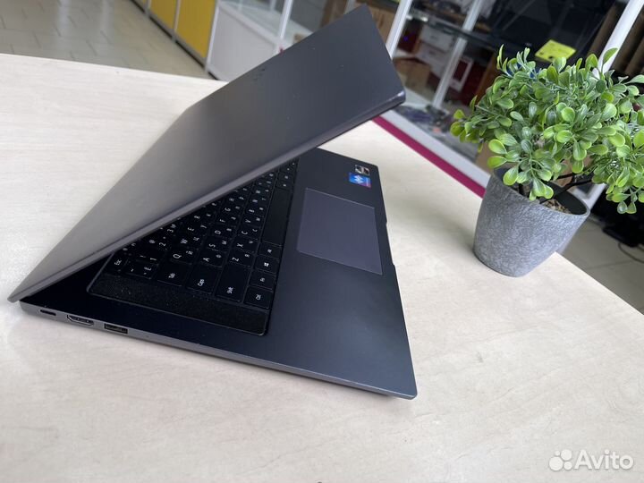 Ультрабук Honor MagicBook 16/Ryzen/8GB/SSD/FHD