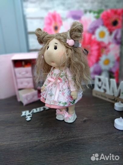 Кукла игровая с одеждой