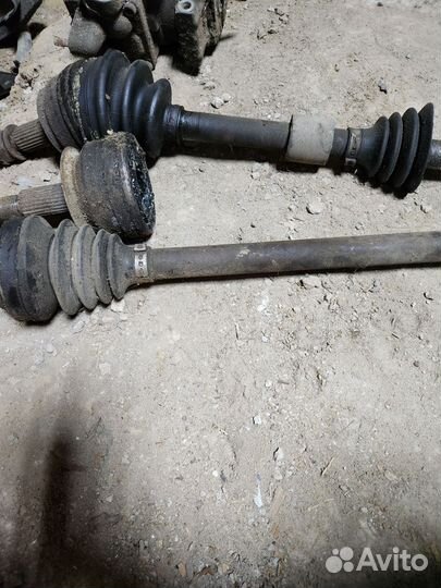 Приводной вал dodge caravan