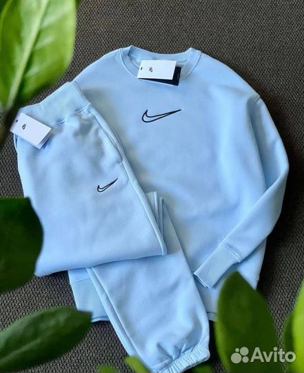 Спортивный костюм женский