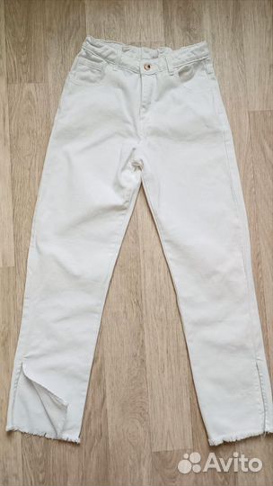 Джинсы белые
