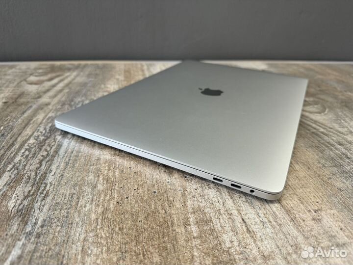 MacBook Pro 15 2017 i7/16Gb/512Gb