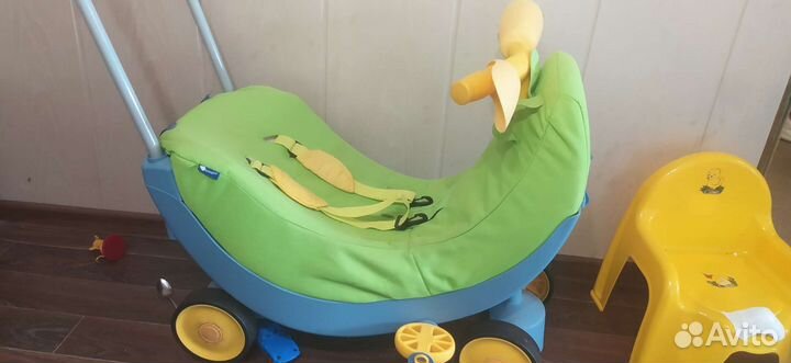 Машинка каталка толокар с ручкой