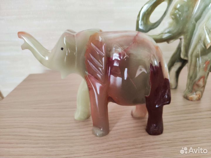 Статуэтк из натурального камня оникс, слон