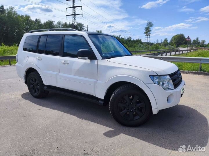 Mitsubishi Pajero 3.2 AT, 2008, 430 000 км