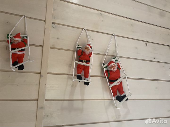 Дед мороз на лестнице