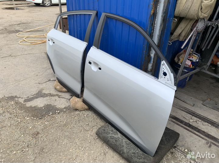 Дверь Kia Rio X-Line Оригинал в цвет