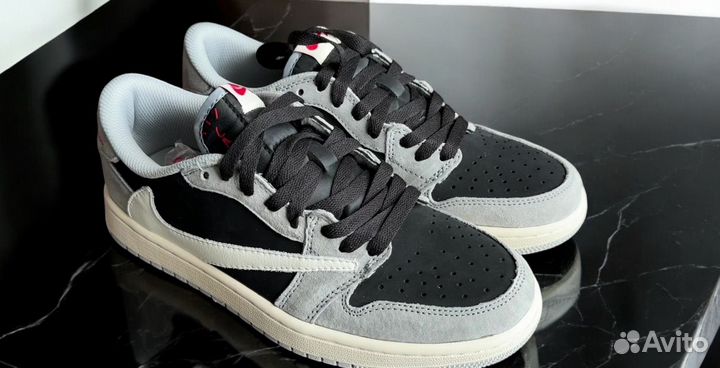 Кроссовки Nike SB Travis Scott